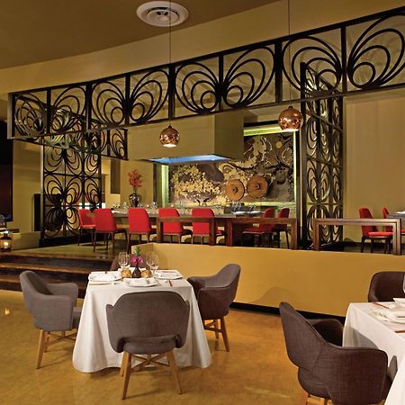 Breathless Punta Cana Resort & Spa (Adults Only) Esterno foto The restaurant at the hotel