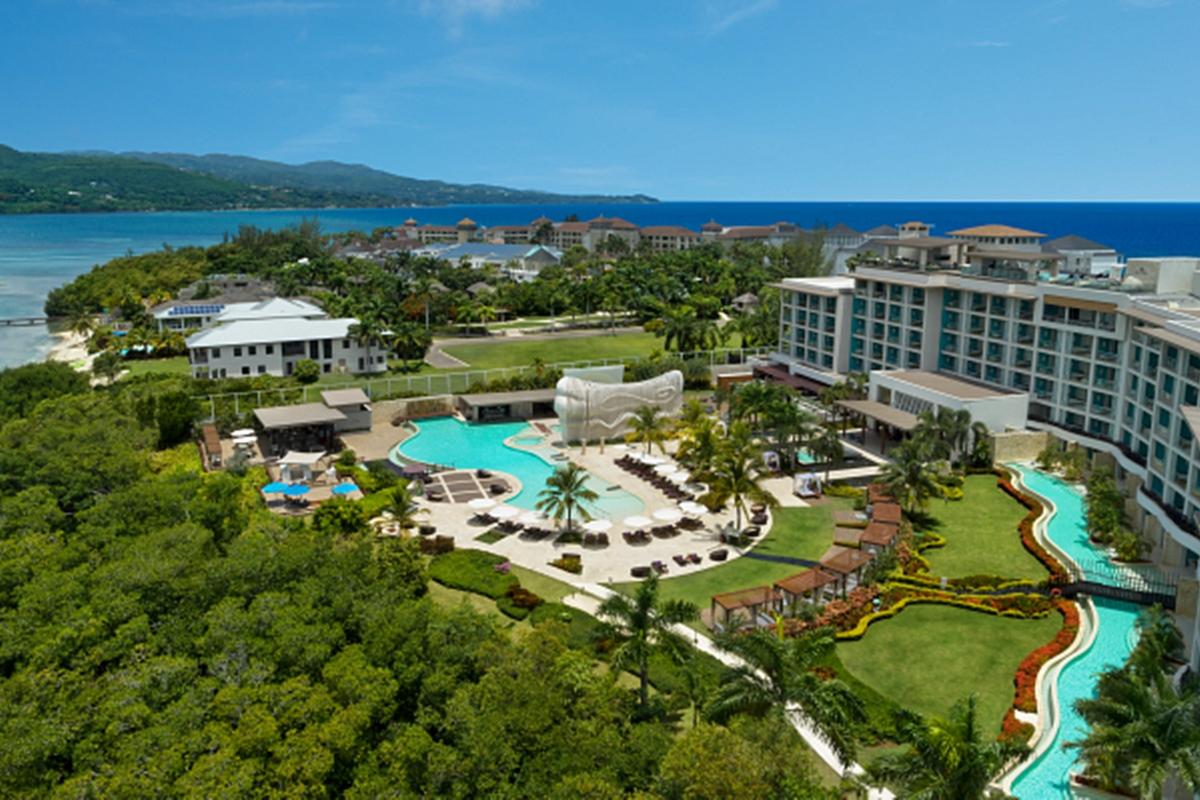 Breathless Punta Cana Resort & Spa (Adults Only) Esterno foto Aerial view of Sandals South Coast