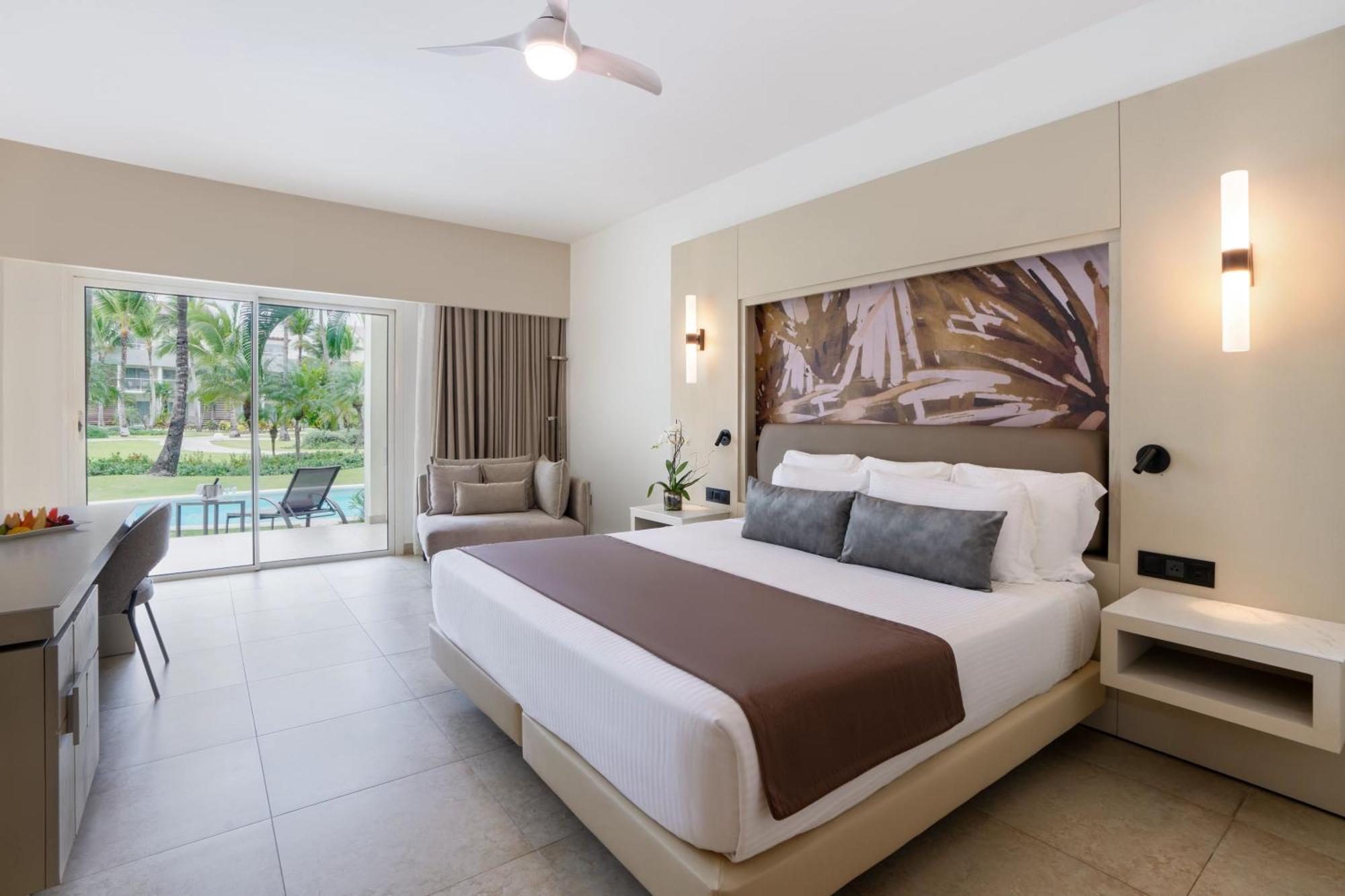 Breathless Punta Cana Resort & Spa (Adults Only) Esterno foto Junior Suite swim-out