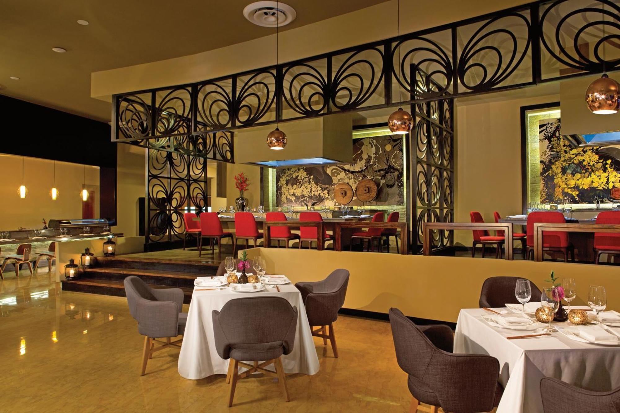 Breathless Punta Cana Resort & Spa (Adults Only) Esterno foto The restaurant at the hotel