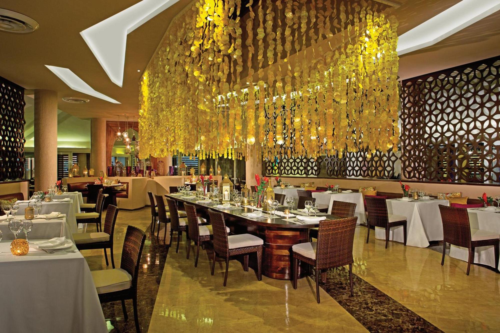 Breathless Punta Cana Resort & Spa (Adults Only) Esterno foto The restaurant at the Taj Mahal Palace