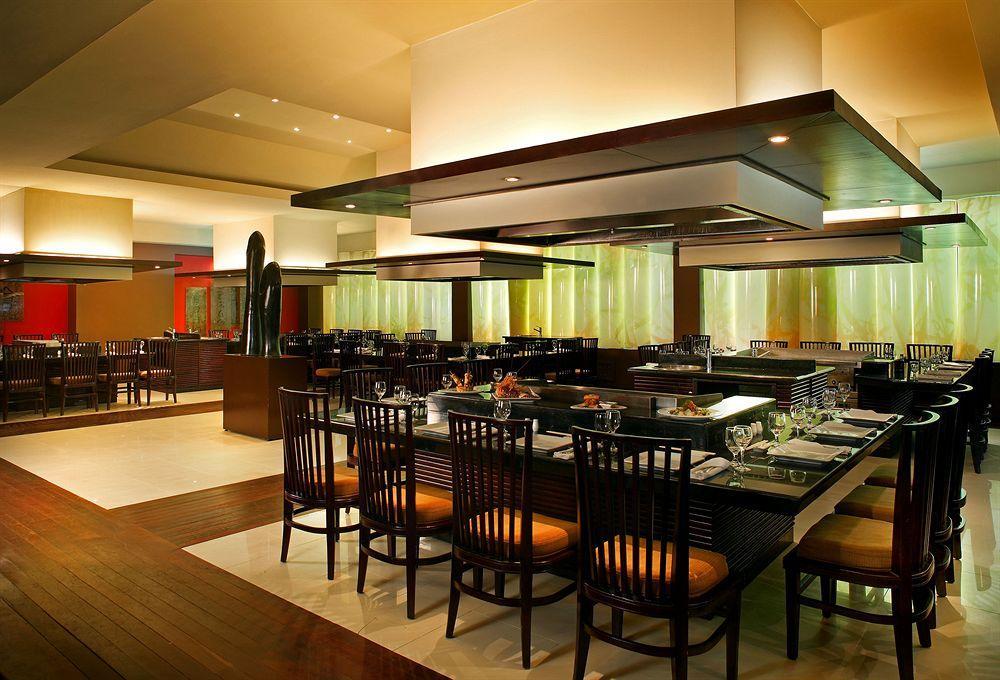 Breathless Punta Cana Resort & Spa (Adults Only) Esterno foto The interior of a restaurant